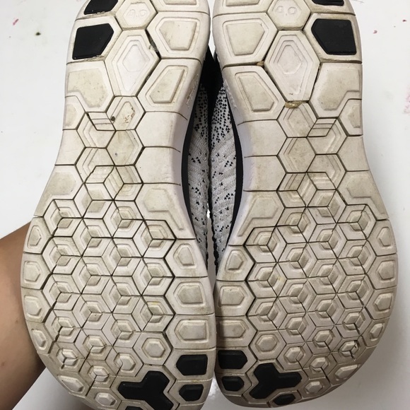 Nike’s - Picture 3 of 4